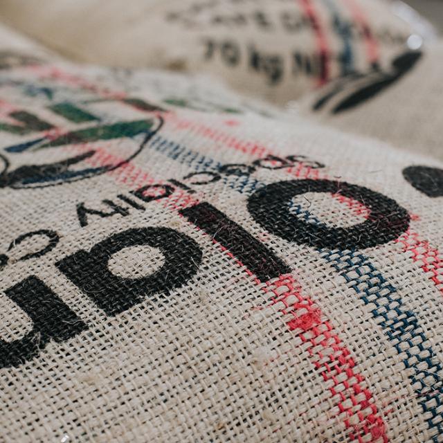 Olam kaffesække med kaffebønner til BKI Paraíso Kaffe